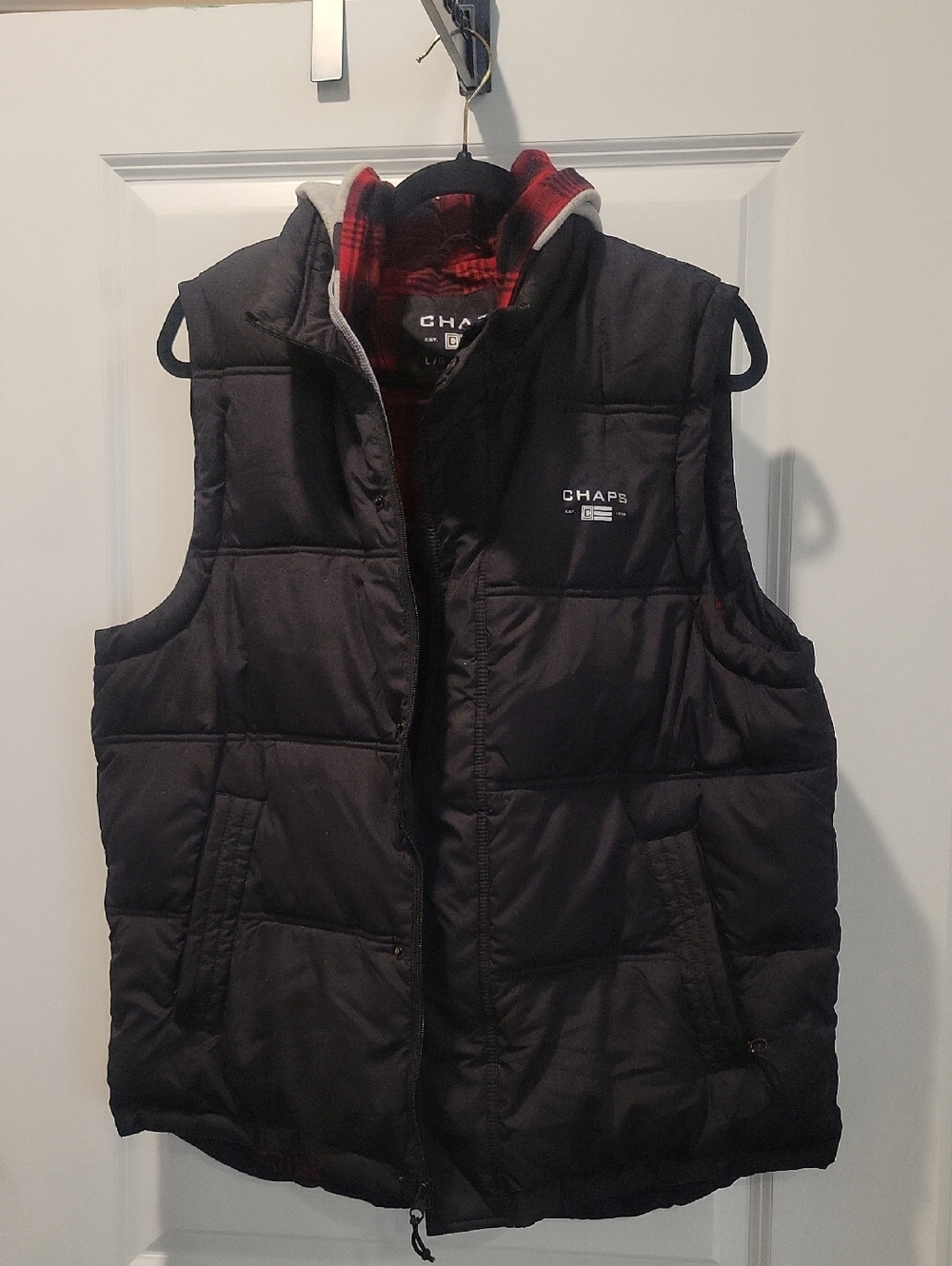 CHAPS Mens Puffer Vest Hoodie Black With Red Flannel Sz LG